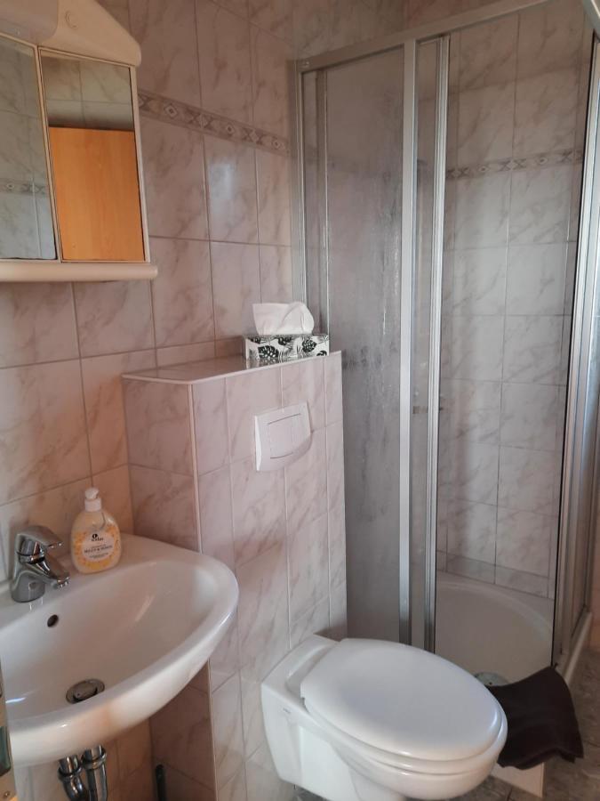 Haus Panoramablick Familie Loos Apartman Wasungen Kültér fotó